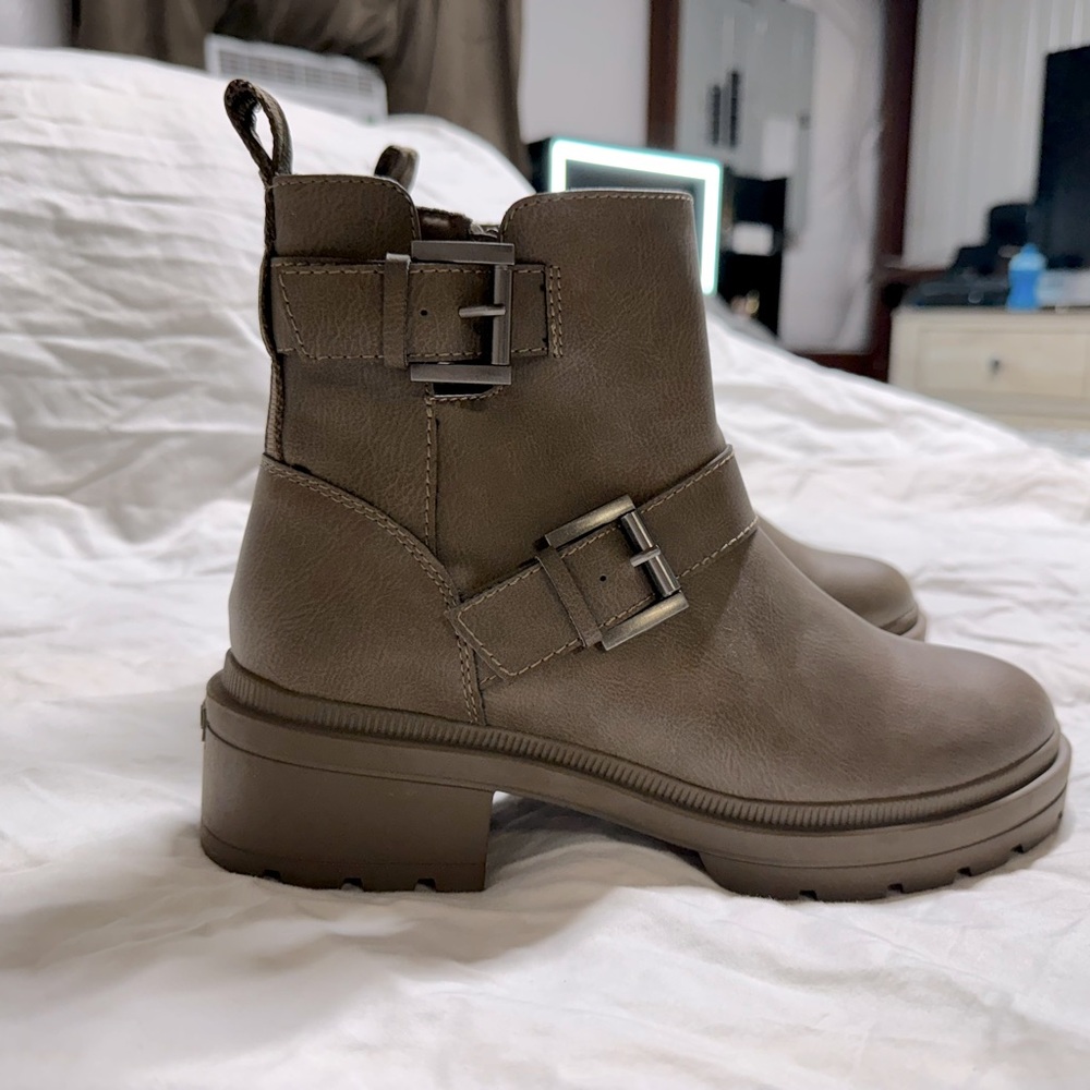 Rocketdog leather boots, new without box, never worn, size 7.5